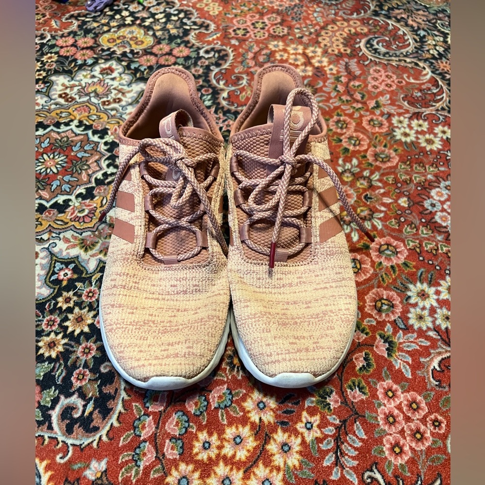 Adidas Cloudfoam tennis shoes